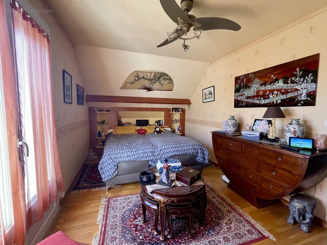 Maison à LA CHAPELLE-SAINT-MESMIN