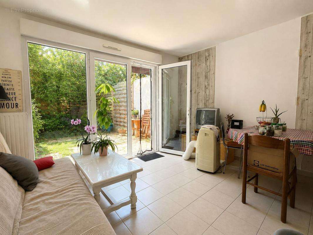 Maison plain-pied - 2 chambres - 64 m² - garage - jardin - photo 6