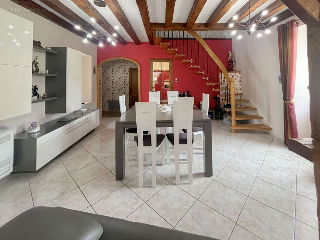 Maison à SAINT-BARTHELEMY-D'ANJOU