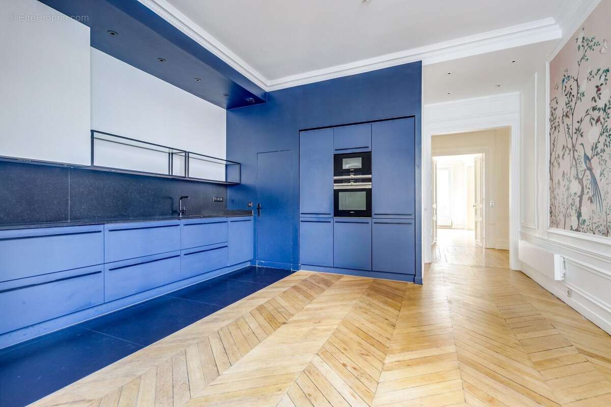 Appartement à PARIS-8E