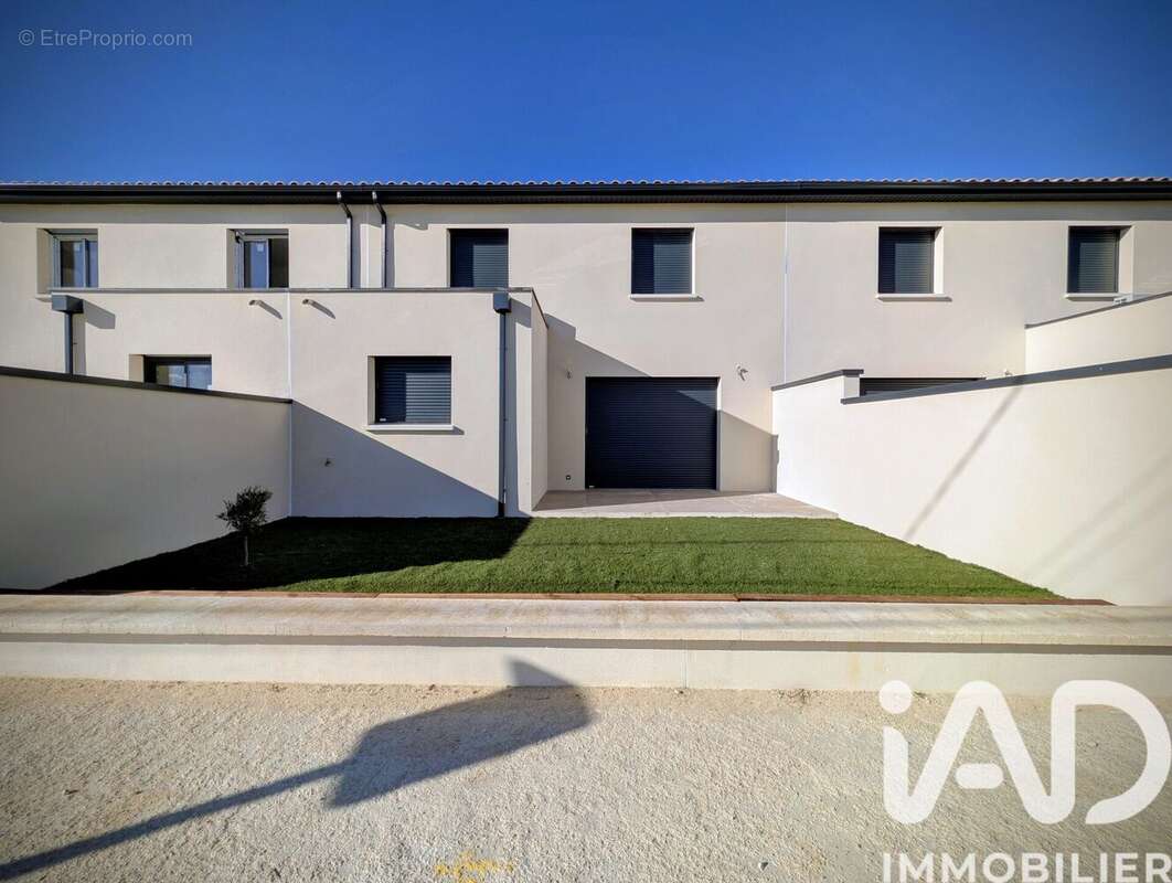 Photo 2 - Maison à SORGUES