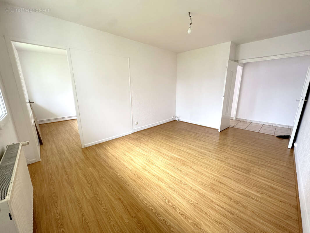 Appartement à SAINT-MARTIN-D'HERES