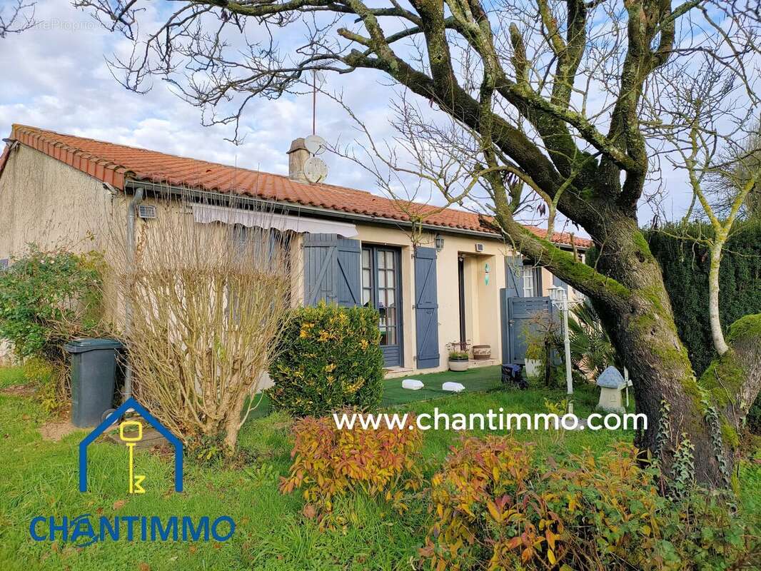 Maison à LA CAILLERE-SAINT-HILAIRE