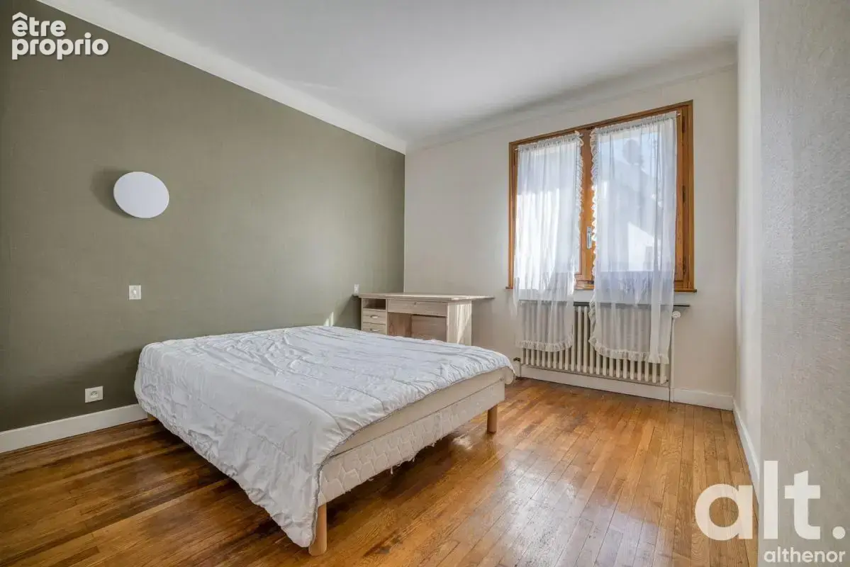 Maison à Annecy centre – 5 chambres - photo 9