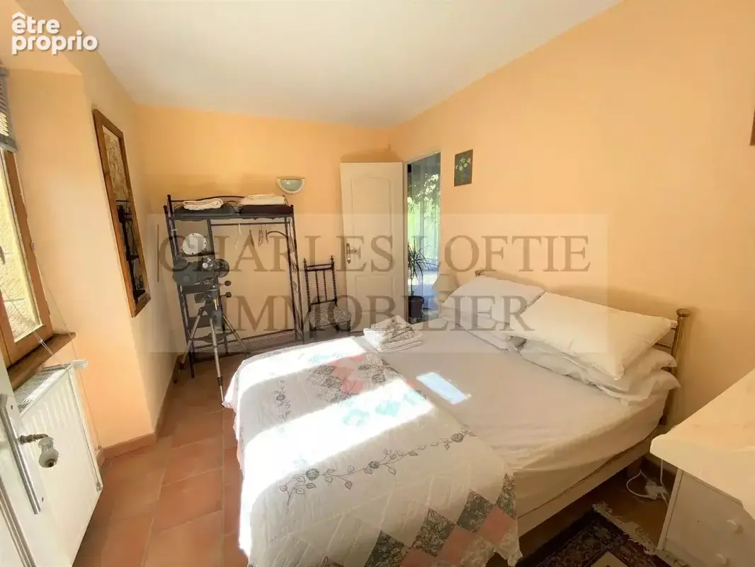  Très jolie maison en pierre avec grange aménagée et beau jardin - photo 19
