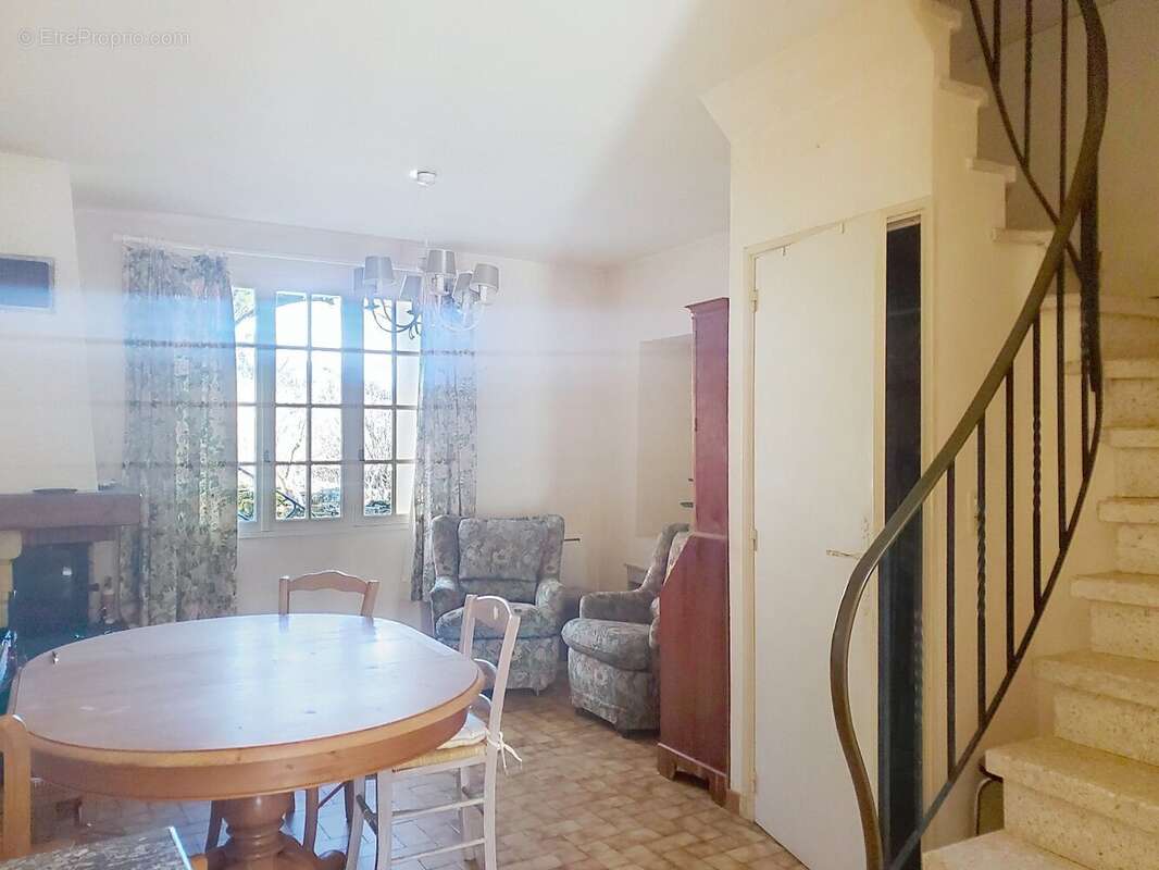 Maison à COLOMBIERES-SUR-ORB
