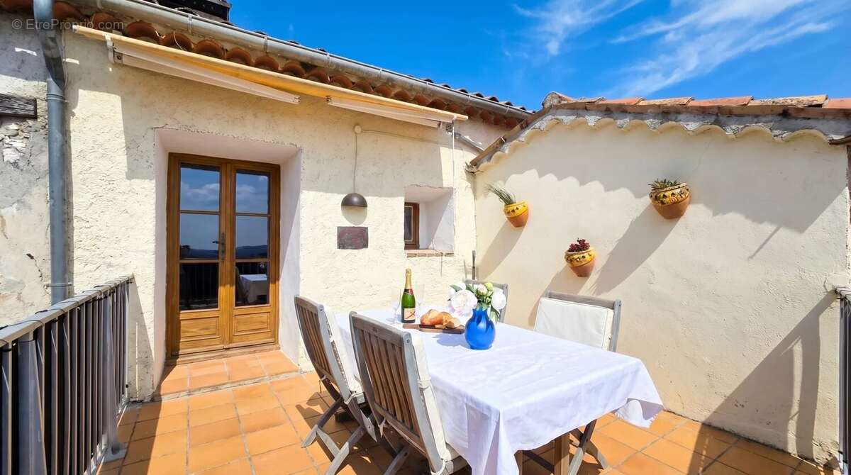 Appartement à FAYENCE