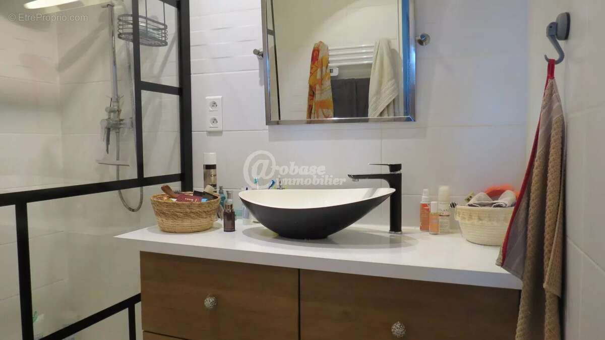 Appartement à MARSEILLE-5E