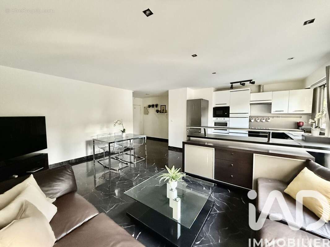 Photo 3 - Appartement à COURBEVOIE