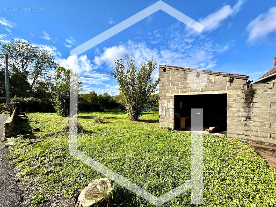 Maison à SURY-EN-VAUX