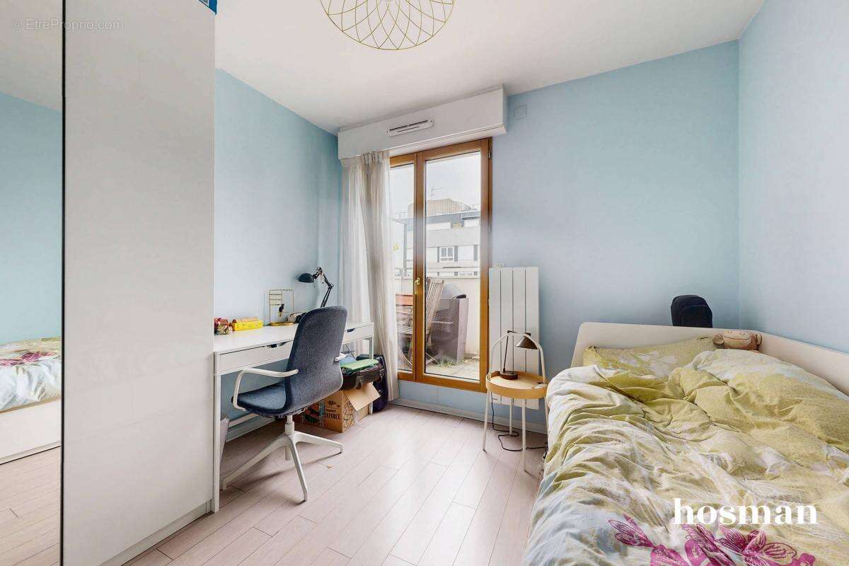 Appartement à COURBEVOIE