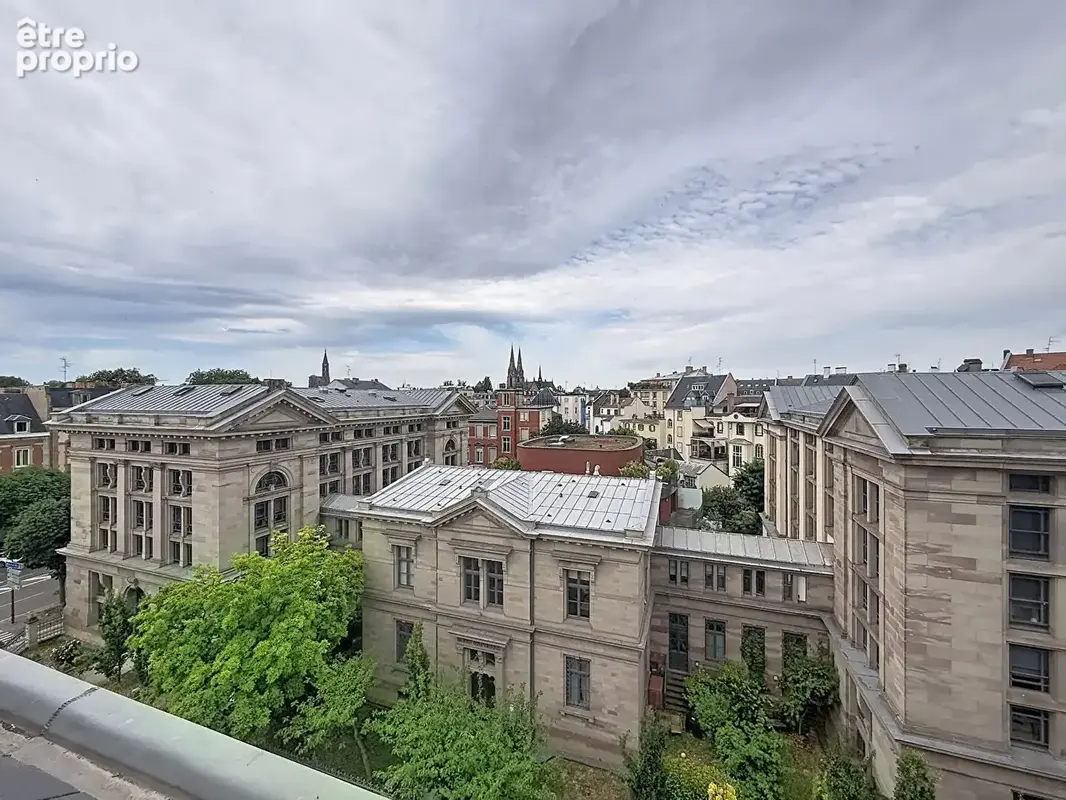 Strasbourg - rue fischart - dernier étage - vue cathédrale et gallia - photo 2