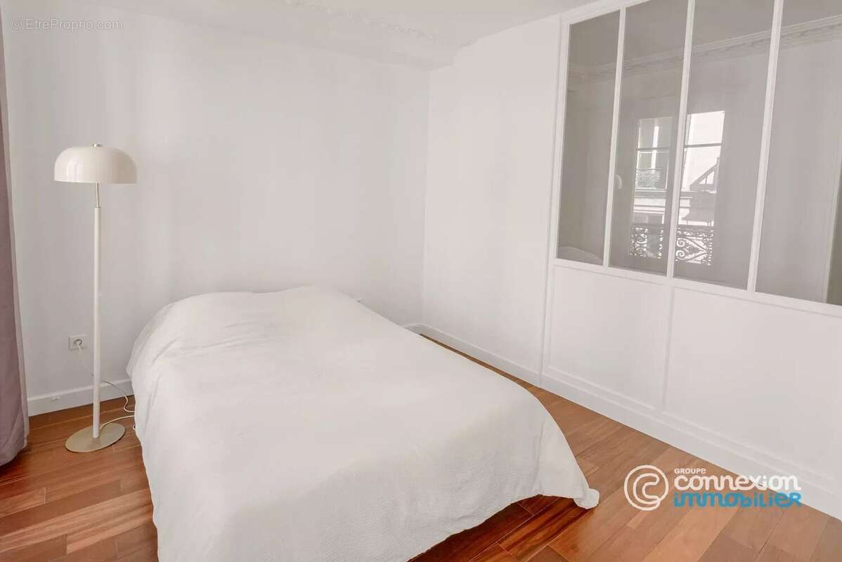 Appartement à PARIS-1E