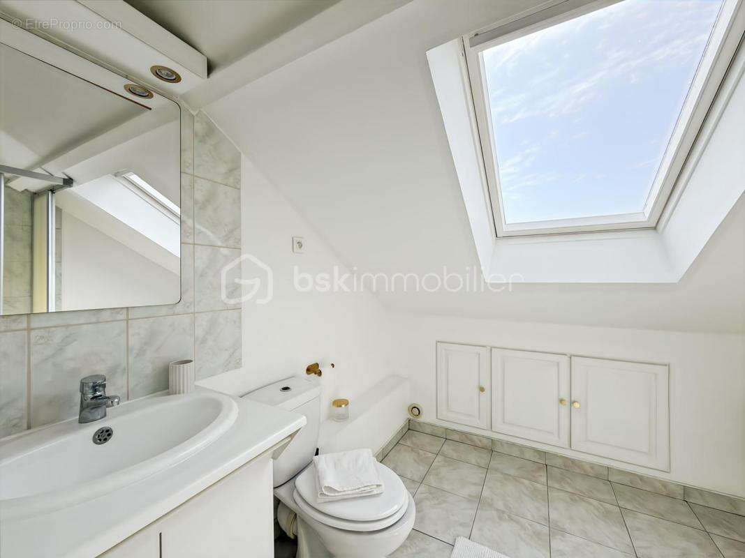 Maison individuelle 180 m2 - 5 chambres - terrain 546 m2 - piscine et Golf - photo 11