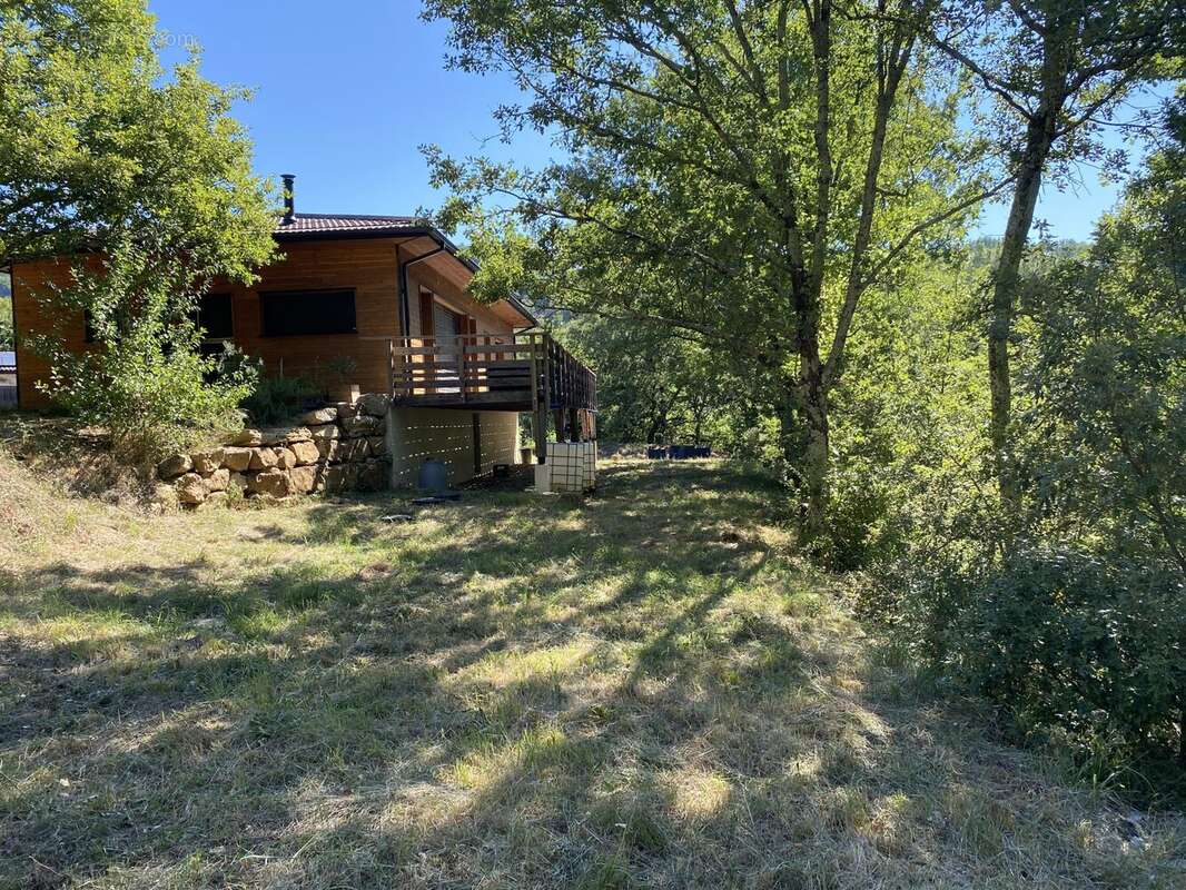 Maison à SAINT-JULIEN-DU-SERRE