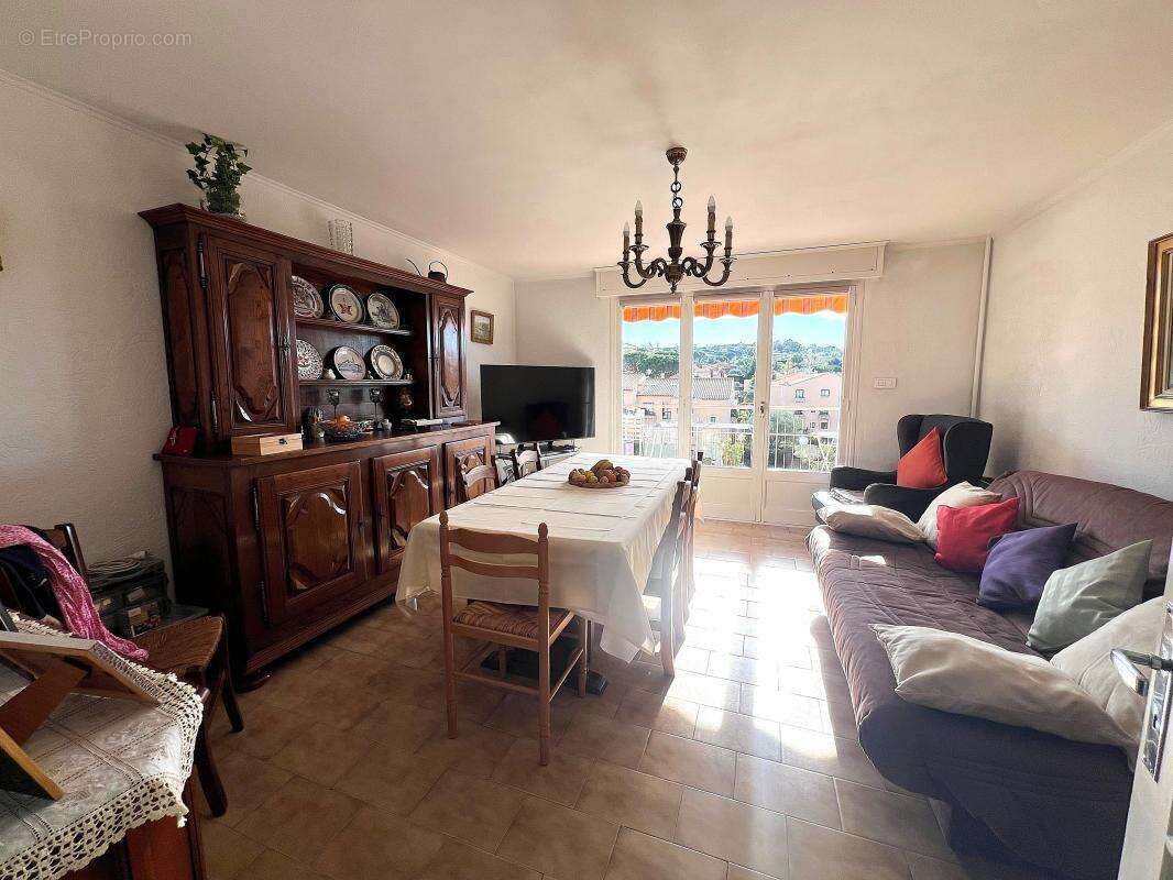 Appartement à LE CANNET