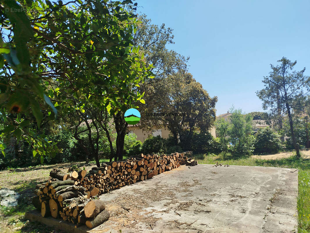 Terrain à VERS-PONT-DU-GARD