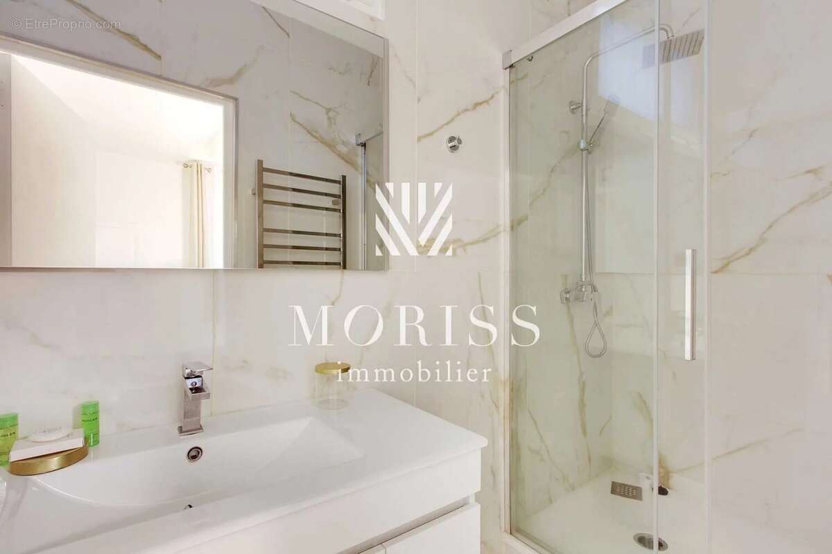 Appartement à PARIS-1E