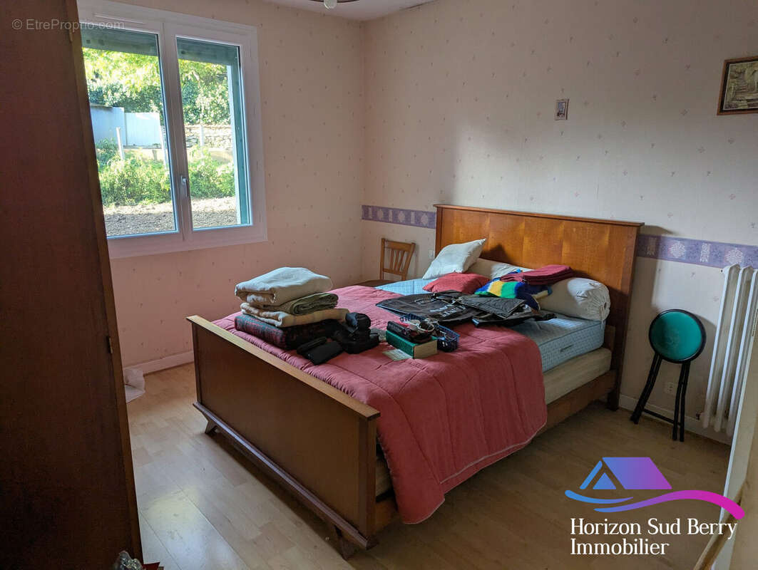 Chambre 1 - Maison à MONTGIVRAY