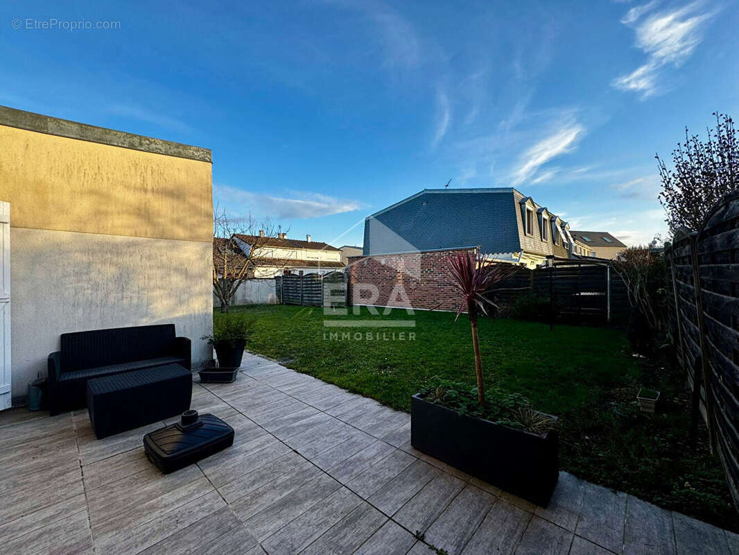 Maison à COMBS-LA-VILLE