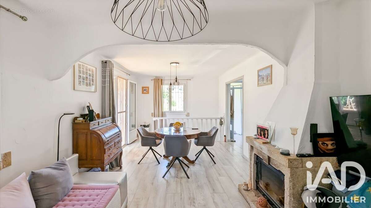 Photo 2 - Maison à BAGNOLS-SUR-CEZE