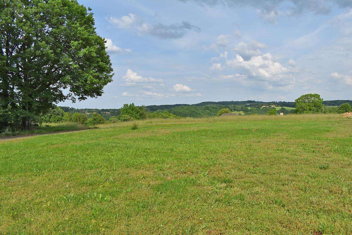 Maison à SAINT-GENIES