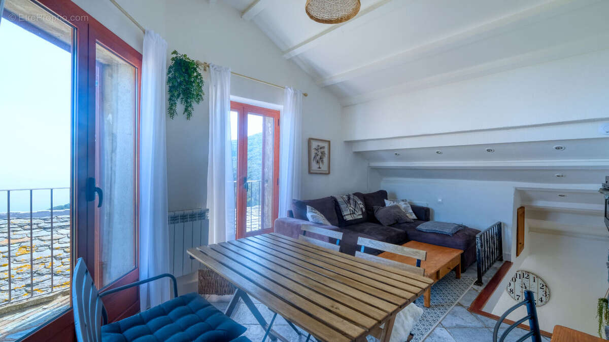 Maison à SAN-MARTINO-DI-LOTA