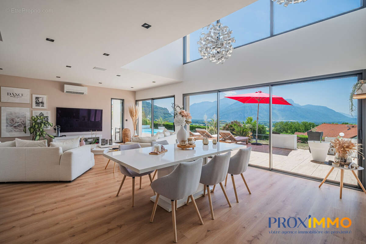 Maison 185 m² à La Buisse  - photo 9