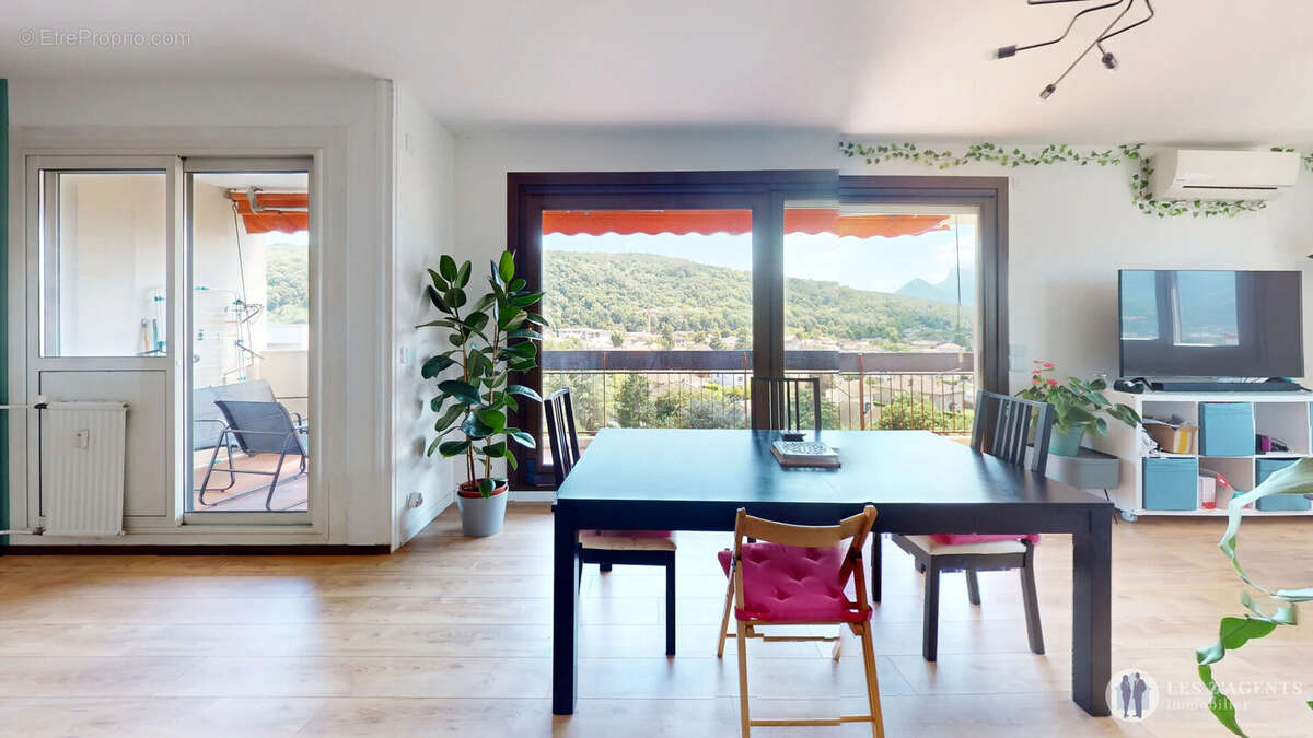 AppT4 LUMINEUX AVEC VUE PANORAMIQUE ? ÉCHIROLLES (Résidence Le Château)artement Echirolles 4 pièce(s) 83 m2 - photo 5