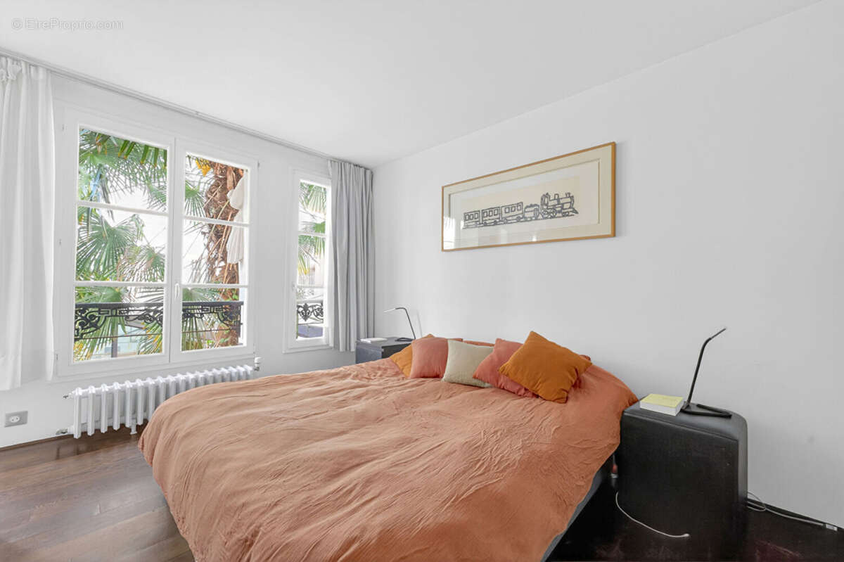 Appartement à PARIS-2E