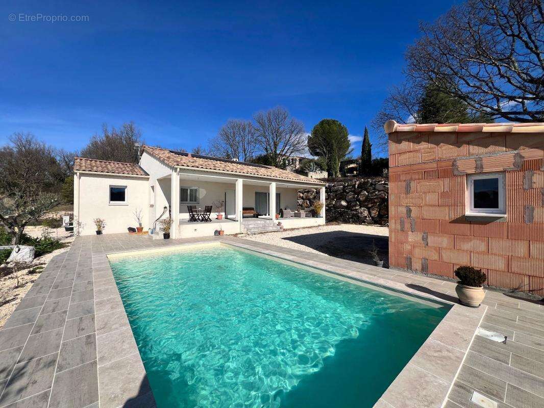 Maison à BARJAC