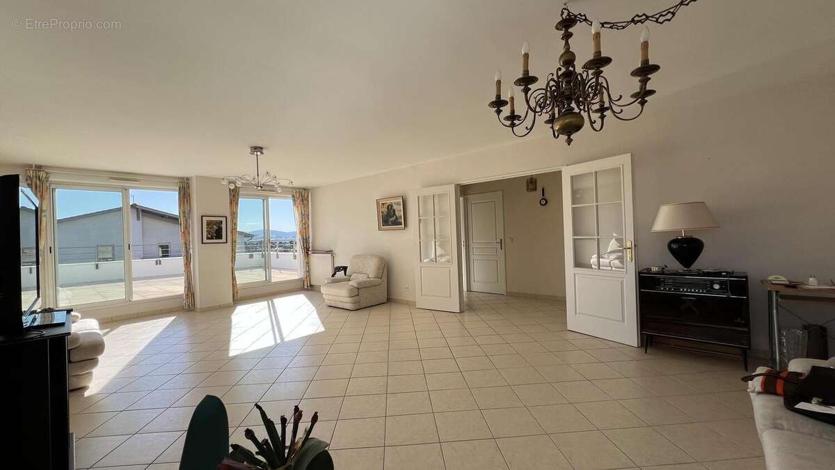 Photo 9 - Appartement à LA TOUR-DE-SALVAGNY