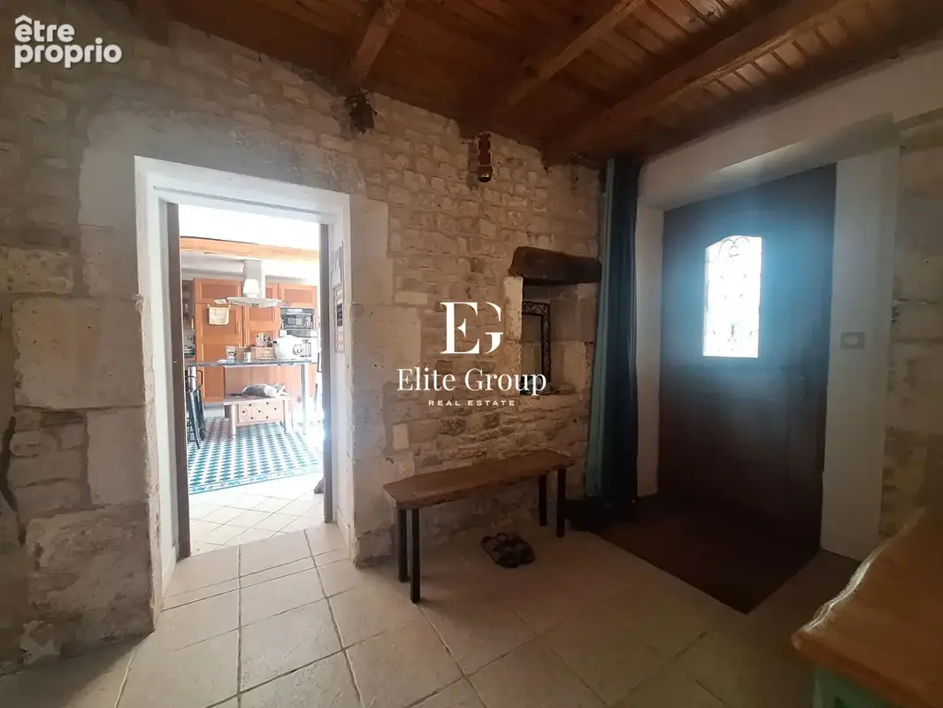 A vendre belle maison en pierre à Triac Lautrait 9 pièces 246 m2 - photo 3