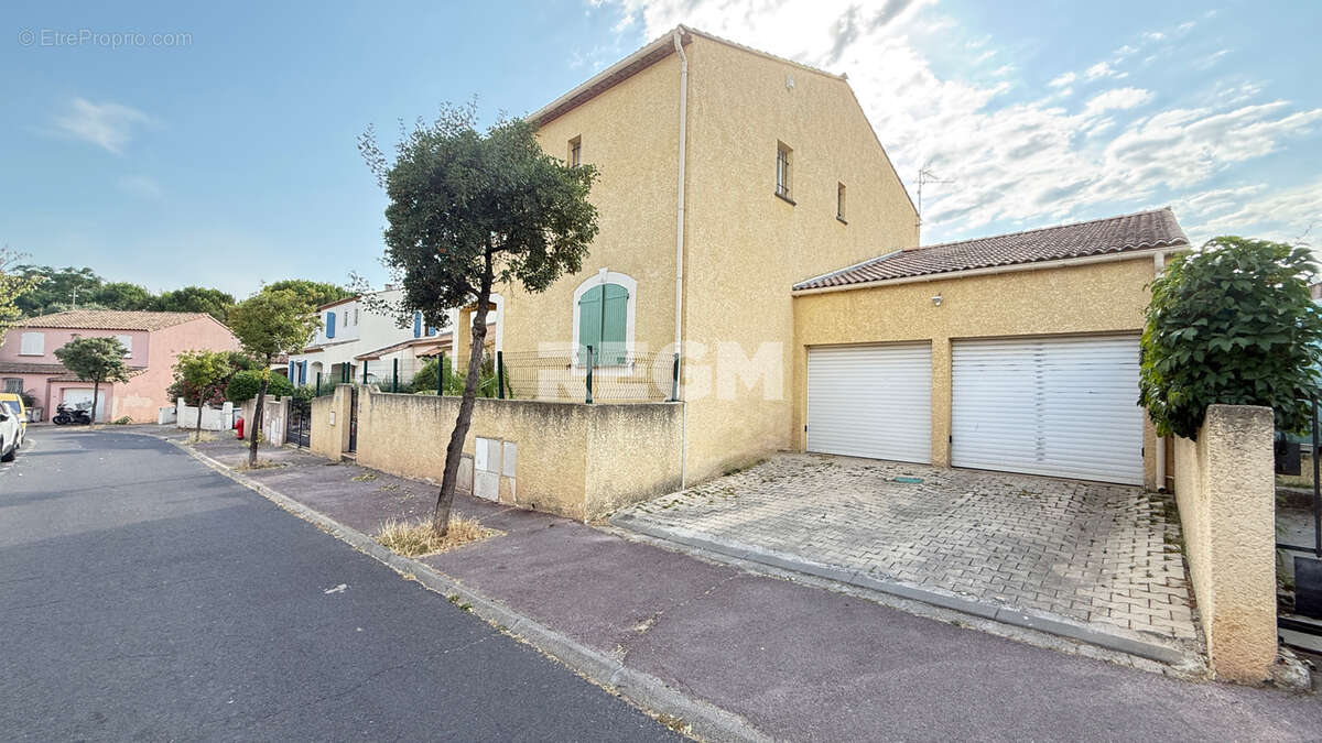 Maison de type 5 pièces de 141 m2 - photo 3