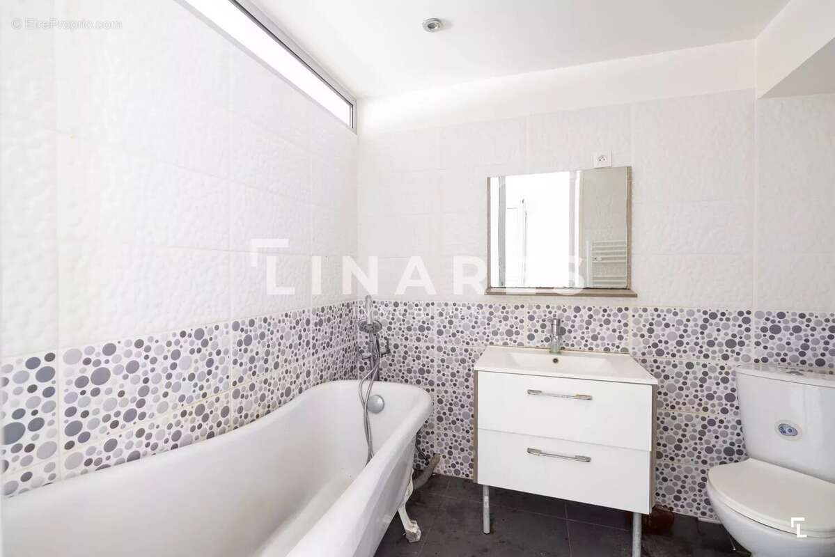 Appartement à MARSEILLE-1E