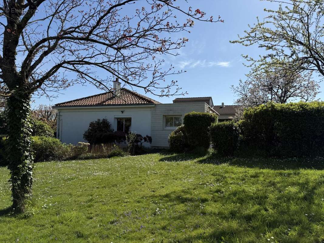 Maison à LE MAY-SUR-EVRE
