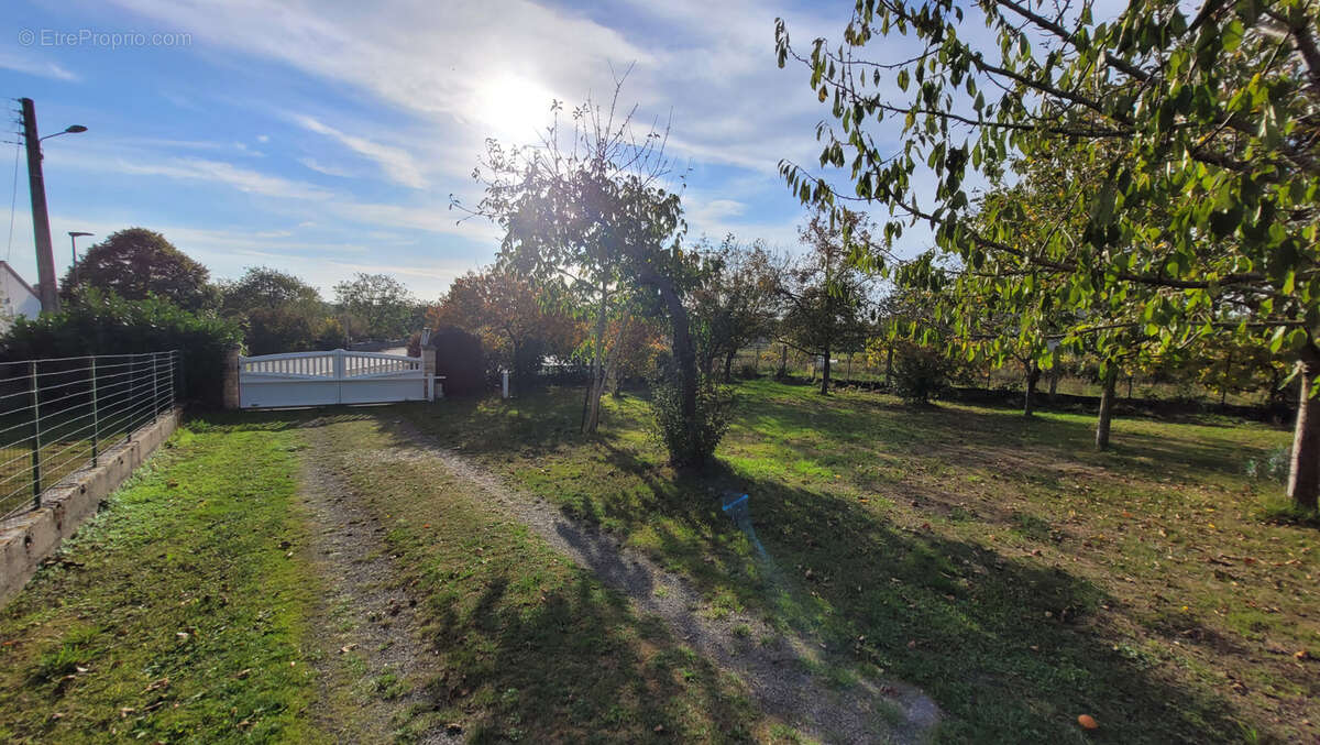 Maison à CLERE-SUR-LAYON