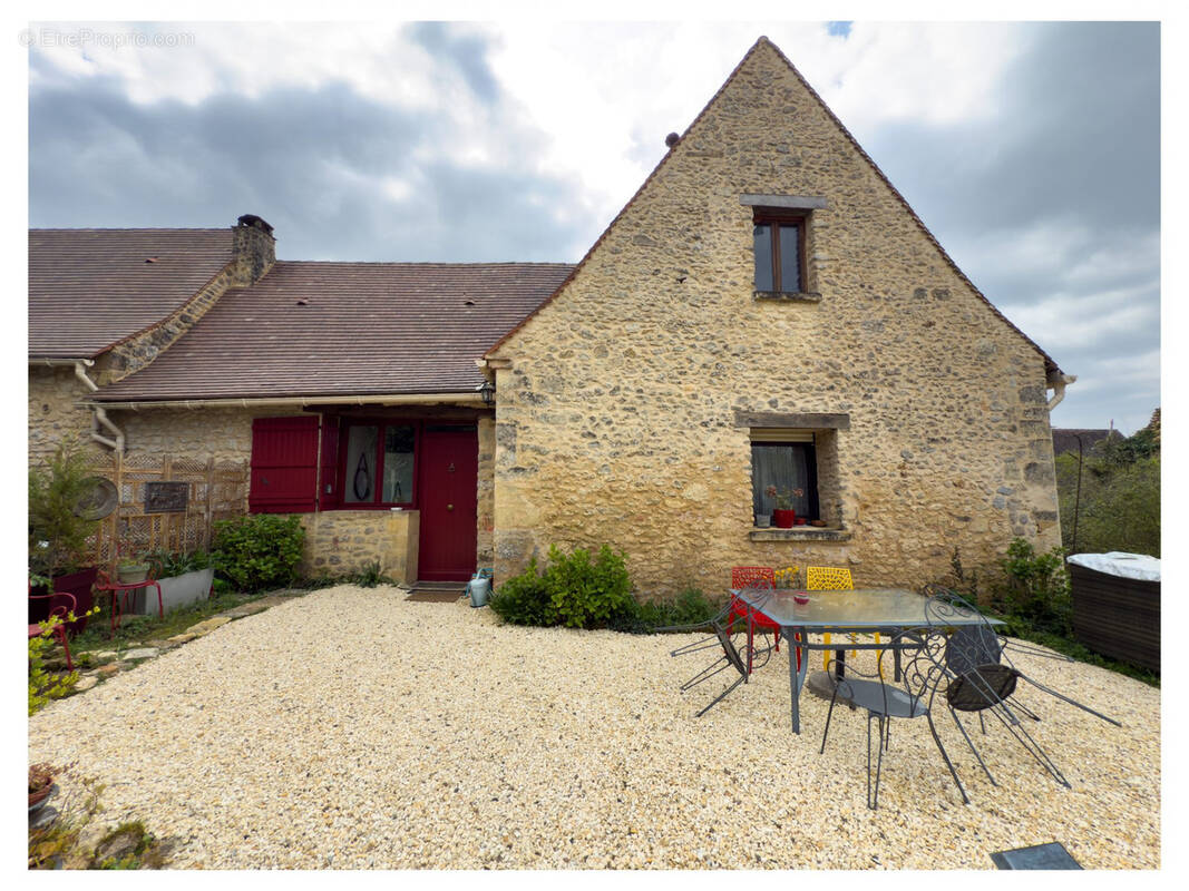 Maison à SAVIGNAC-DE-MIREMONT