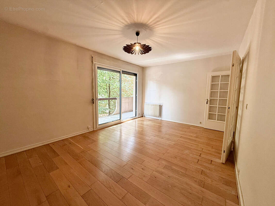 T4 - 89 m²  + 2 balcons - Hôtel de ville de Caluire et Cuire - photo 3