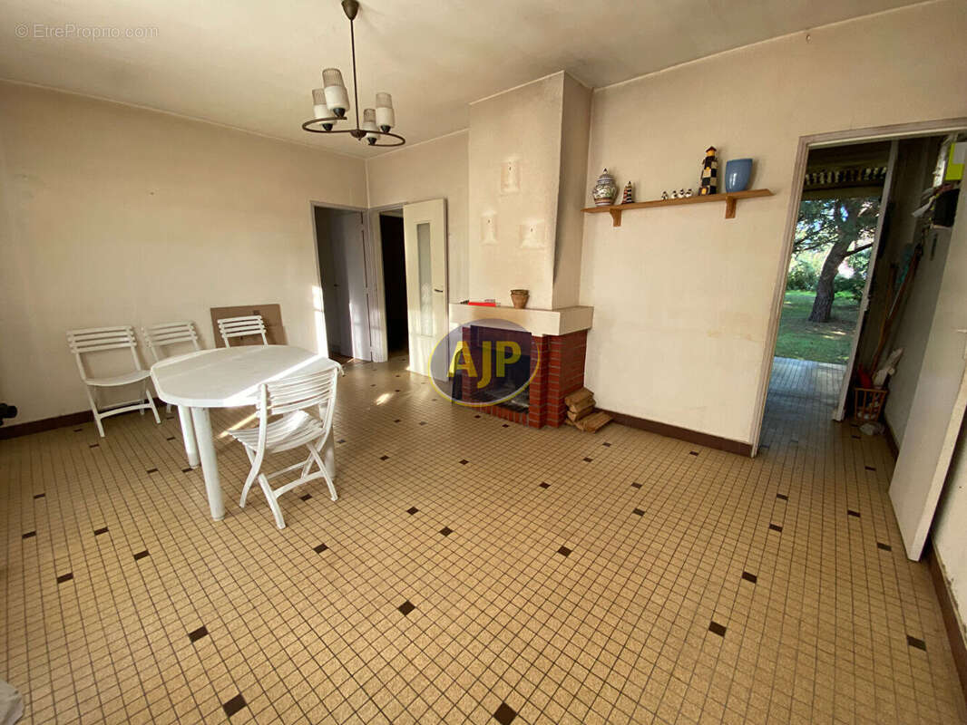 Maison à VENDAYS-MONTALIVET