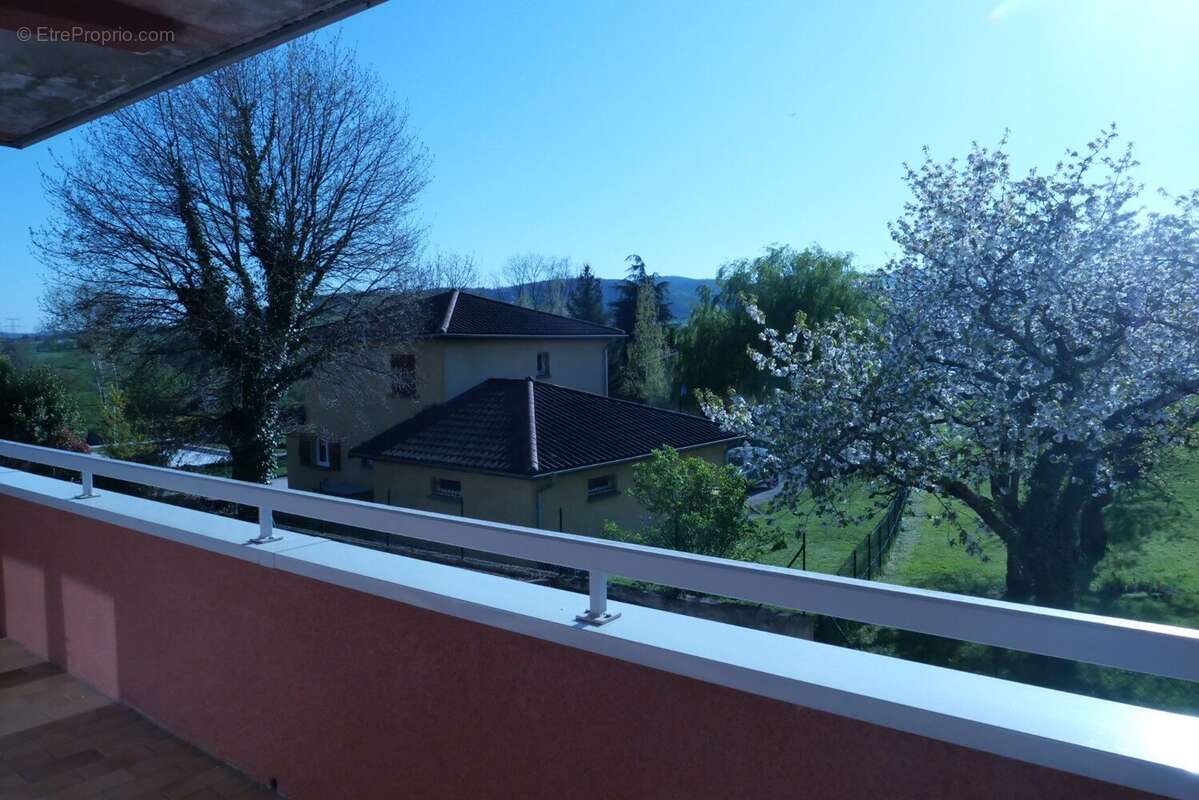 Appartement à VAUGNERAY