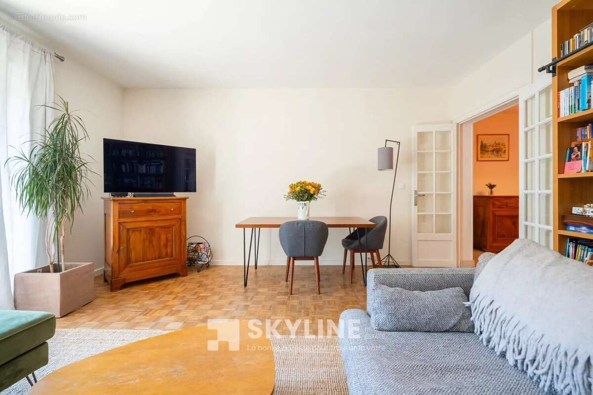 Appartement à MARSEILLE-5E