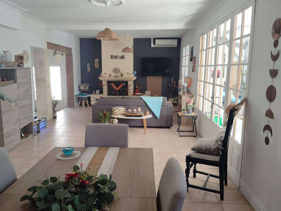 Maison à MOULEYDIER