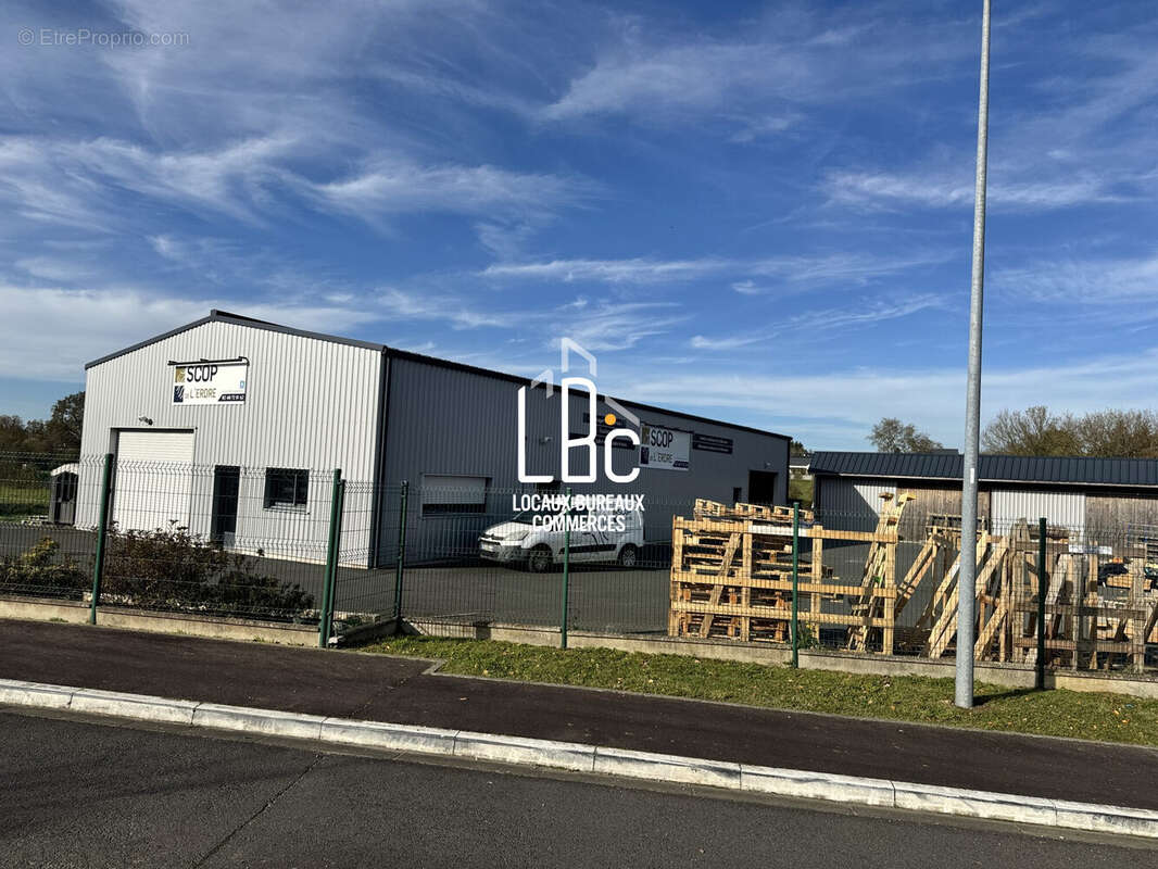 Commerce à LES TOUCHES