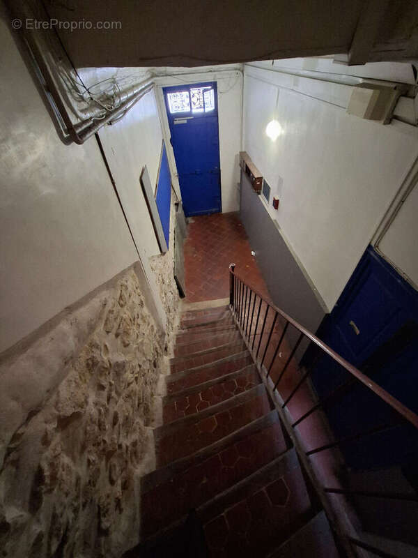 Appartement à MARSEILLE-4E