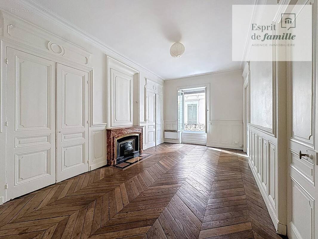 Appartement à LYON-6E