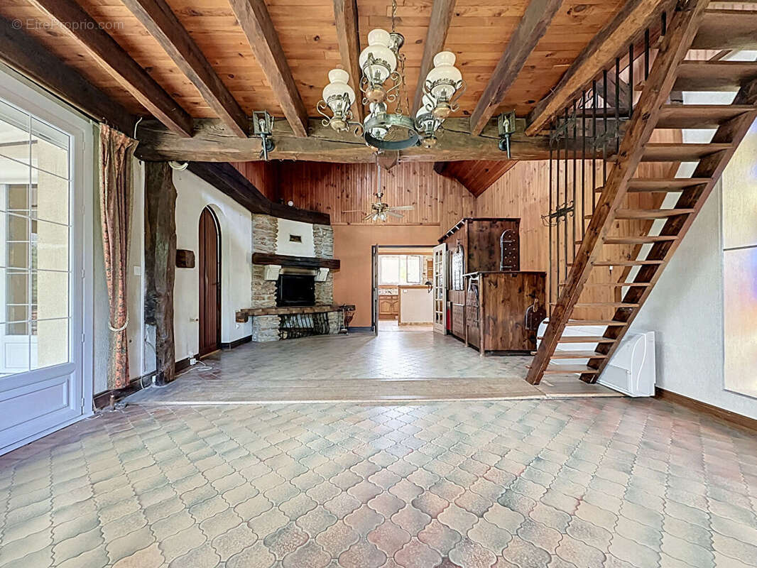 Maison Montlouis Sur Loire 6 pièce(s) 122 m2 - photo 3