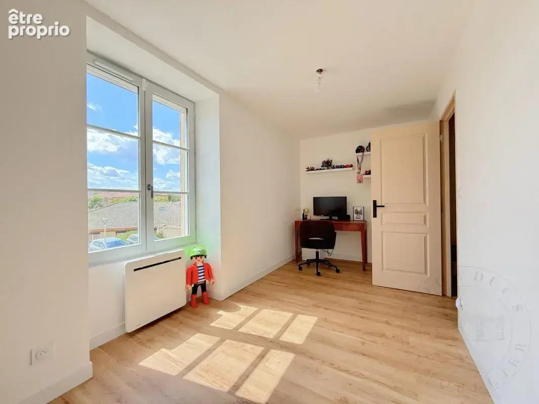 Appartement T4 de 72 m² - 3 Chambres - CHAPONOST centre - photo 3