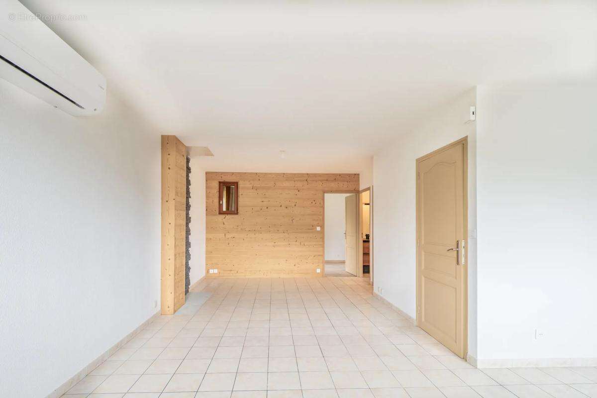 Maison à MONTHION