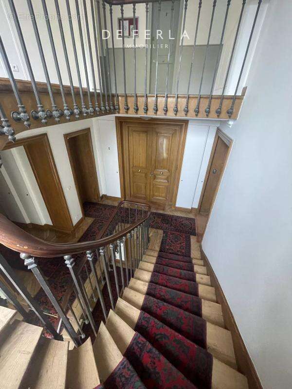 Appartement à PARIS-7E